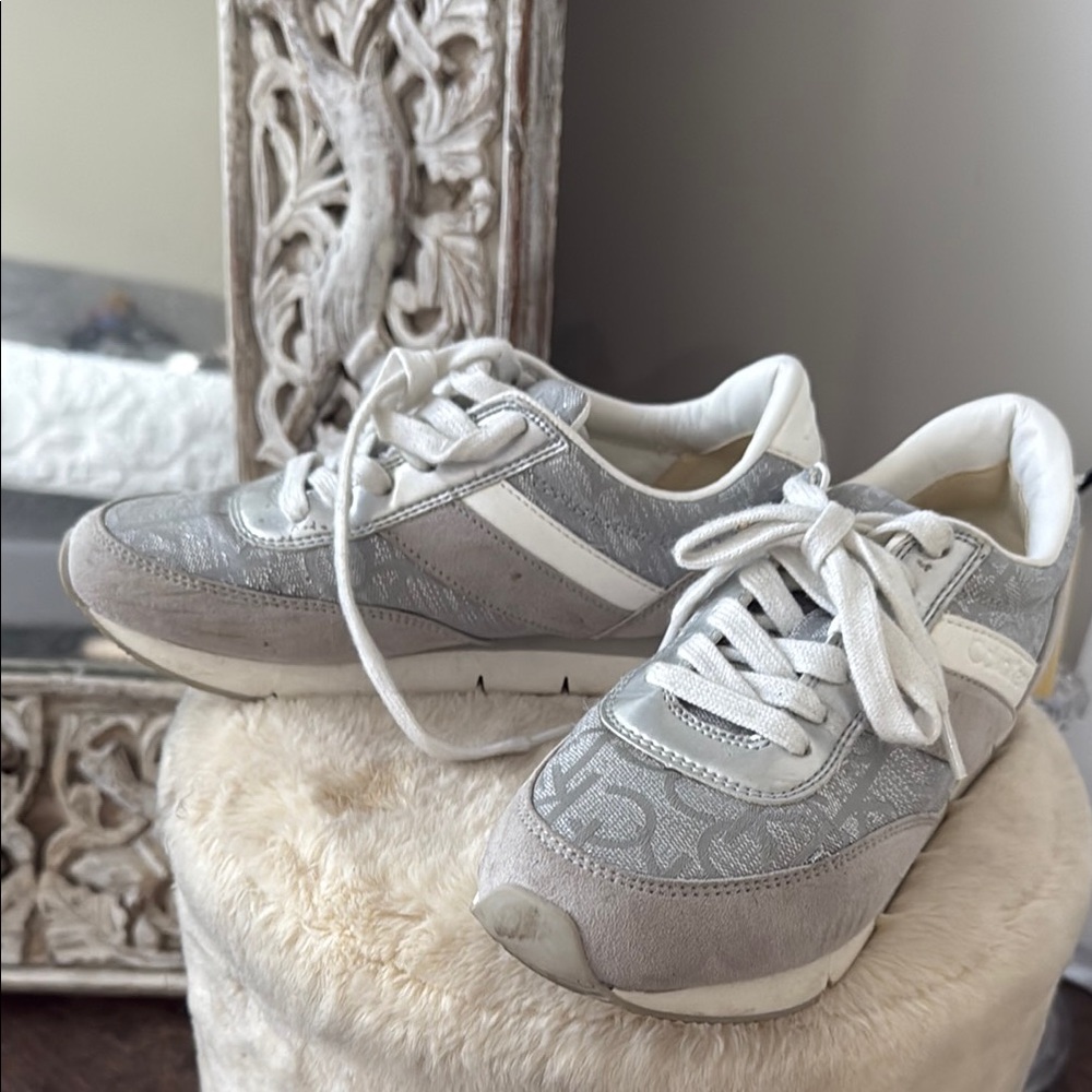 Stylish Gray & White Women's Sneakers Calvin Klein